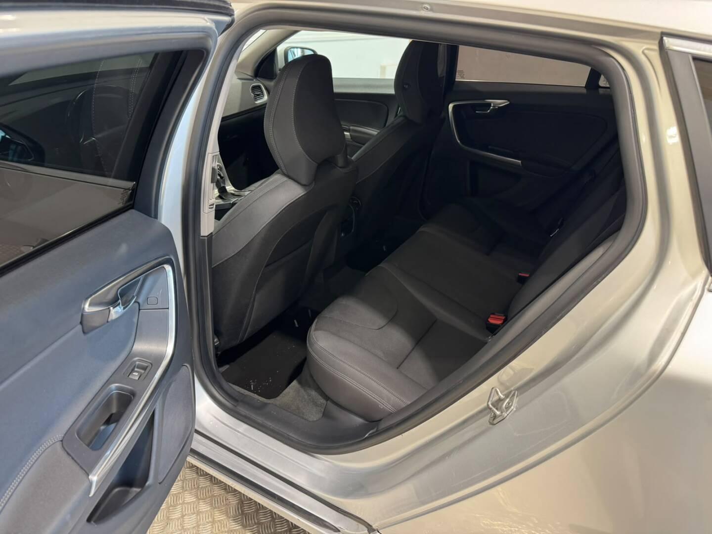 Volvo V60 2014, kuva 7/10