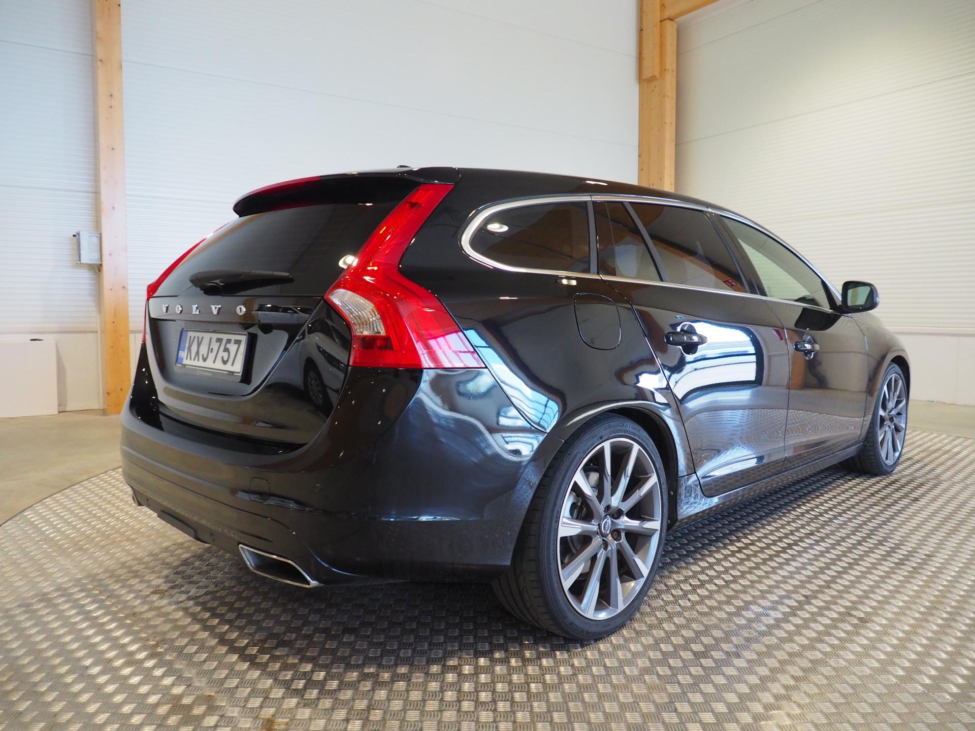 Volvo V60 2015, kuva 3/13