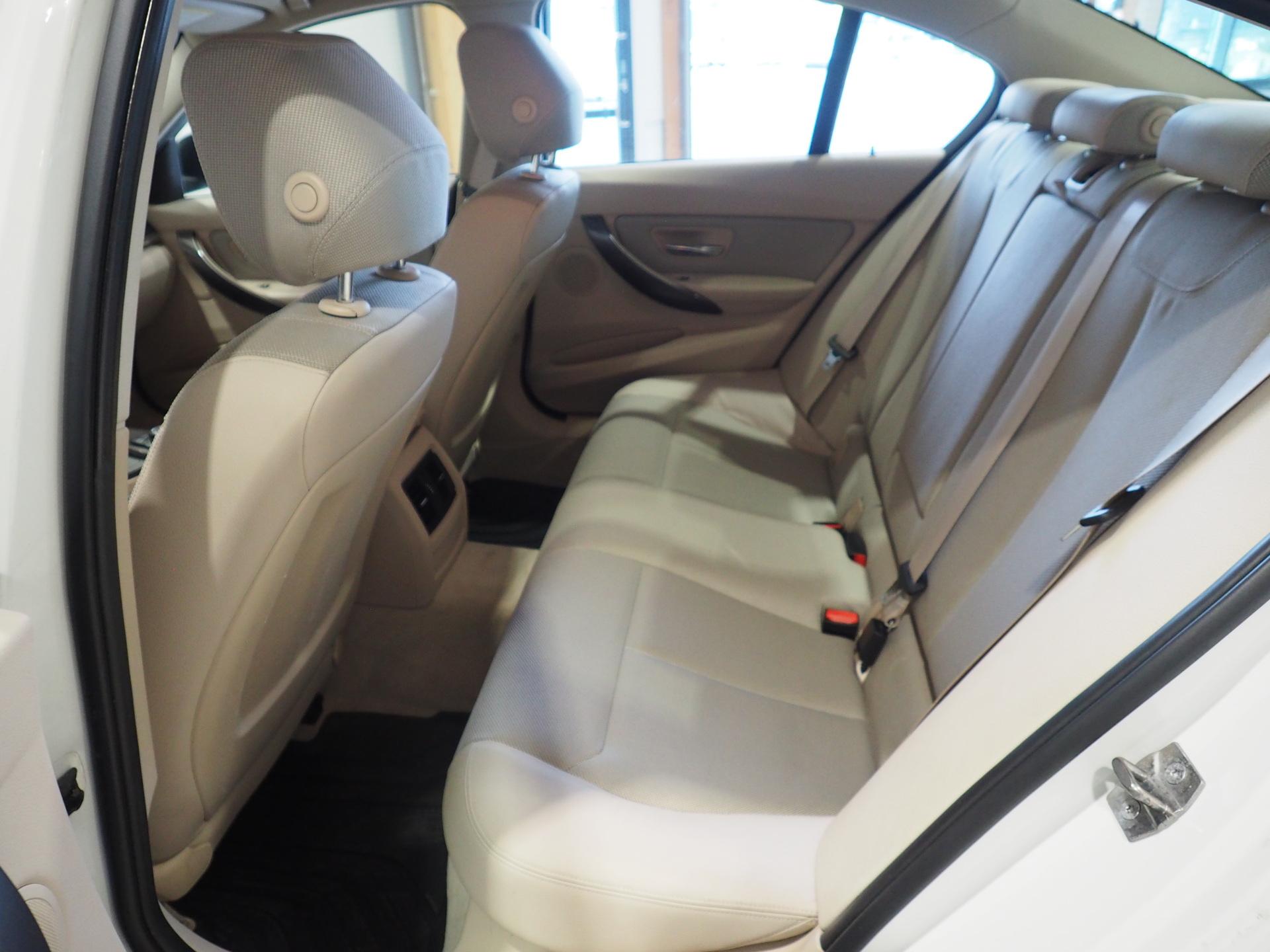 BMW 320 2013, kuva 7/12