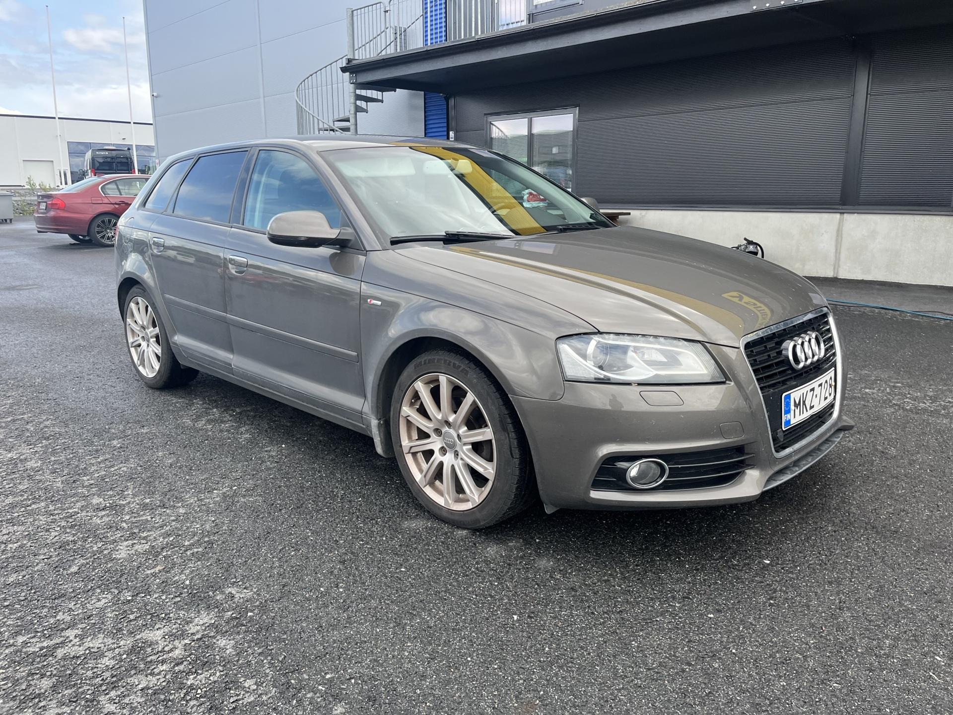 Audi A3 2013, photo 2/5